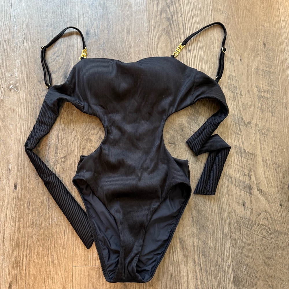 NWOT Aqua Swim Black Cut-Out One Piece Swimsuit — Size S